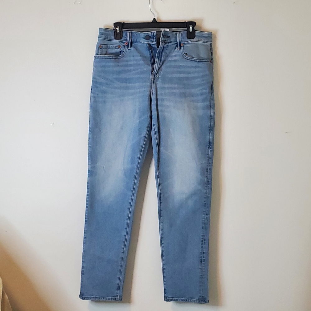 New with tags American Eagle Outfitters airflex+ blue Jeans